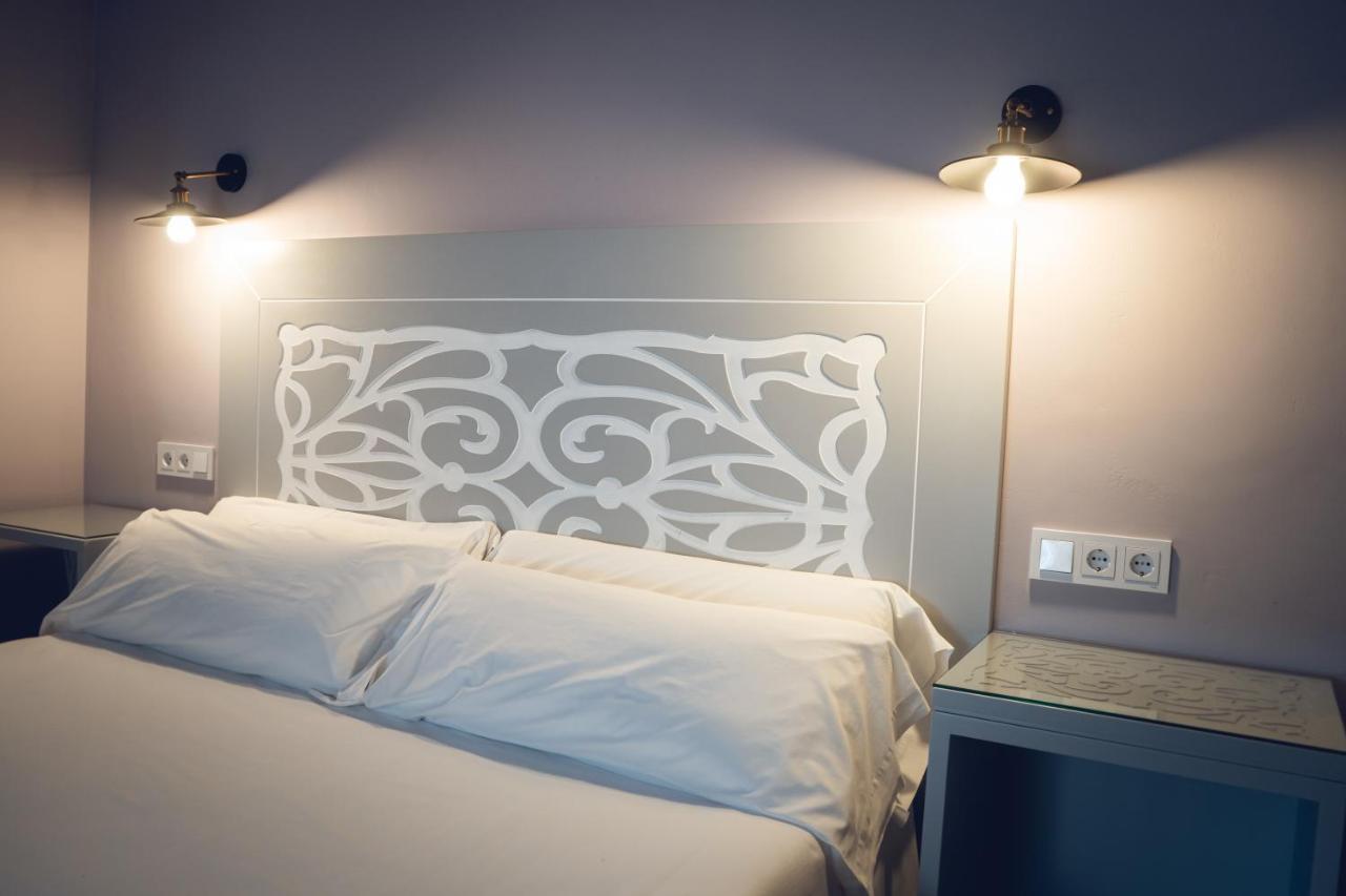 Hostal Los Castanuelos Candeleda Zewnętrze zdjęcie