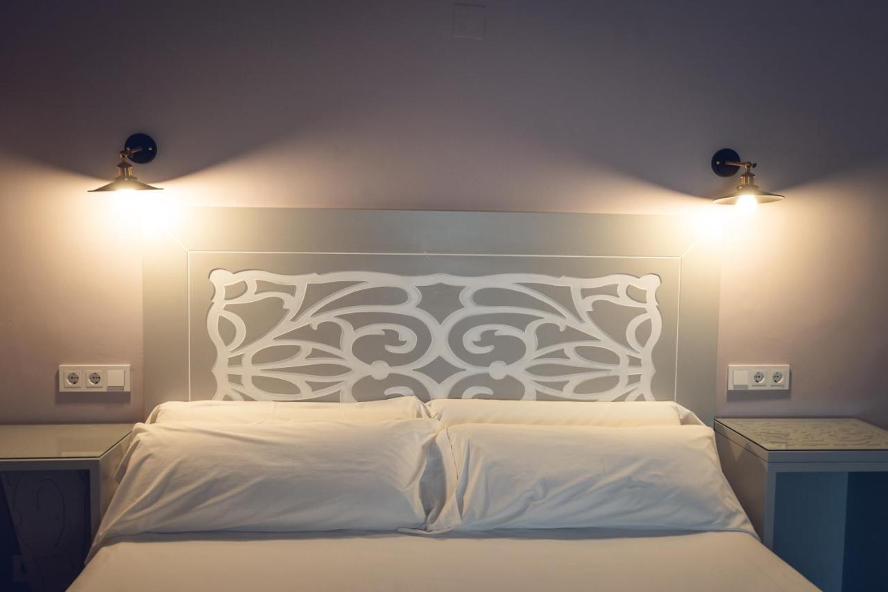 Hostal Los Castanuelos Candeleda Zewnętrze zdjęcie