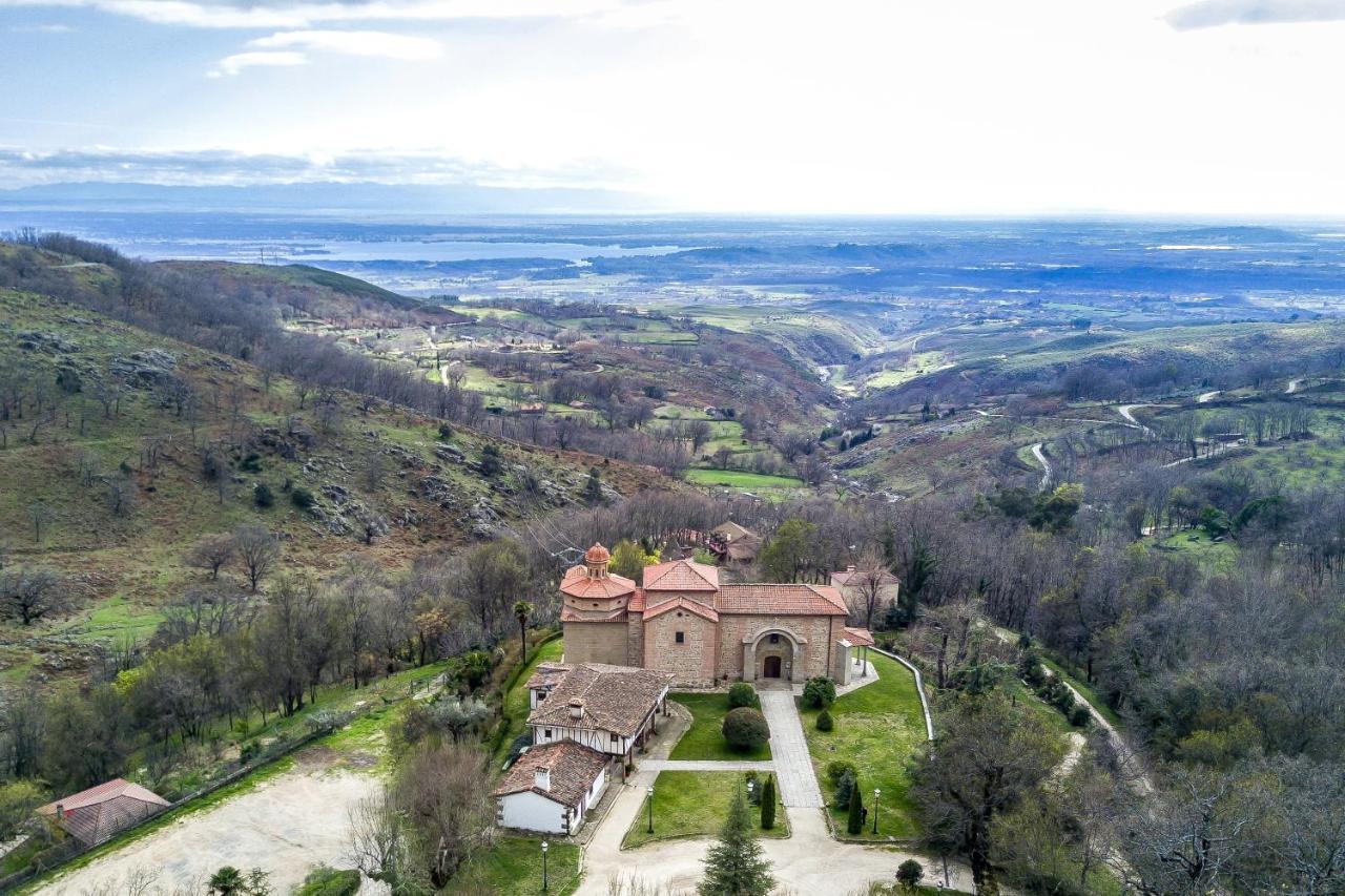 Hostal Los Castanuelos Candeleda Zewnętrze zdjęcie