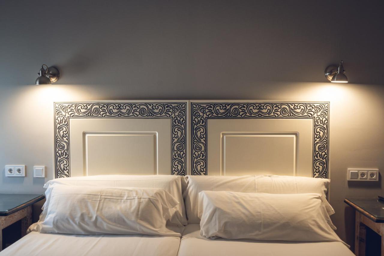 Hostal Los Castanuelos Candeleda Zewnętrze zdjęcie