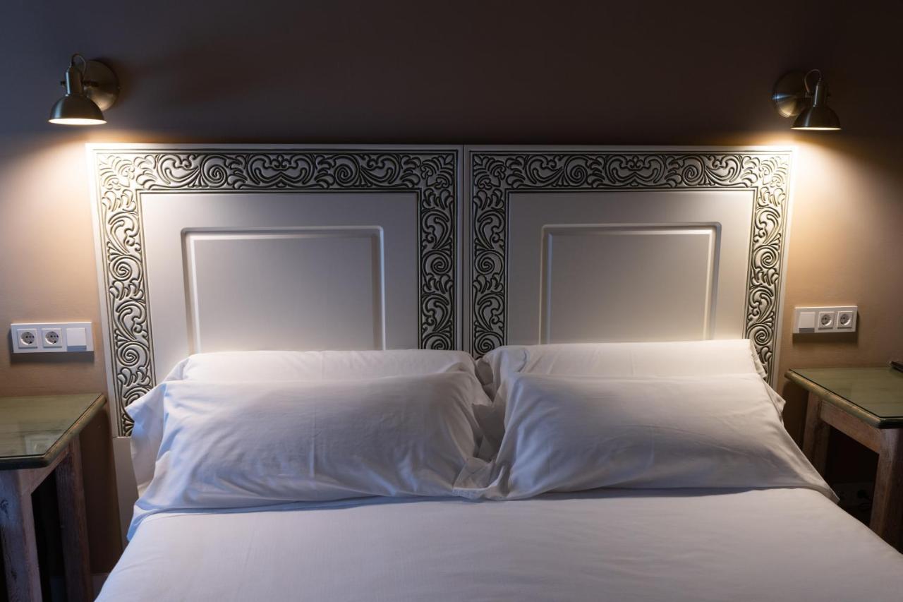 Hostal Los Castanuelos Candeleda Zewnętrze zdjęcie