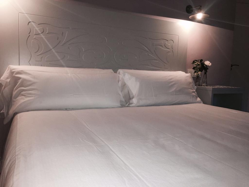 Hostal Los Castanuelos Candeleda Zewnętrze zdjęcie