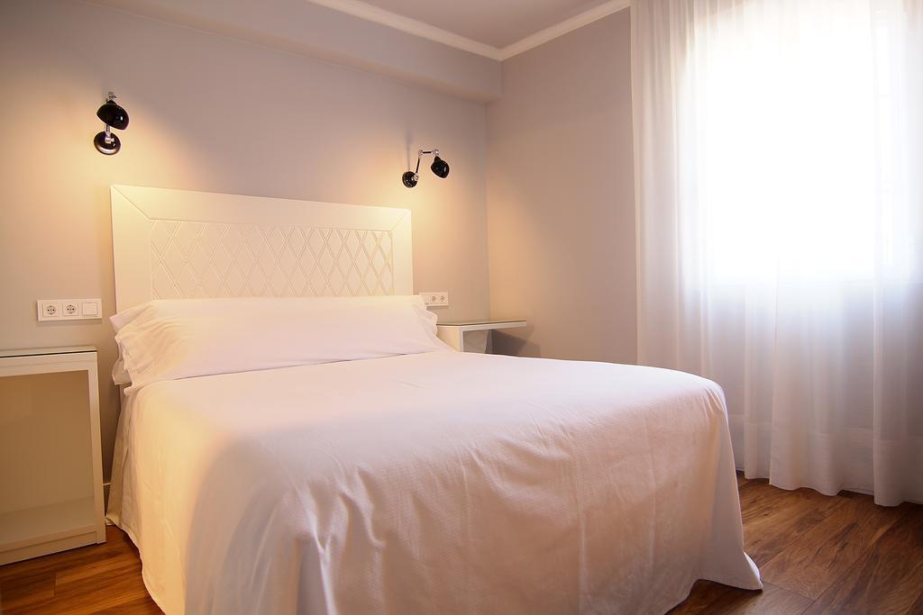 Hostal Los Castanuelos Candeleda Zewnętrze zdjęcie
