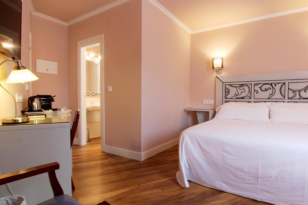 Hostal Los Castanuelos Candeleda Zewnętrze zdjęcie