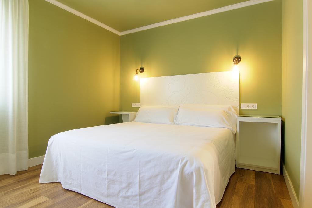 Hostal Los Castanuelos Candeleda Zewnętrze zdjęcie
