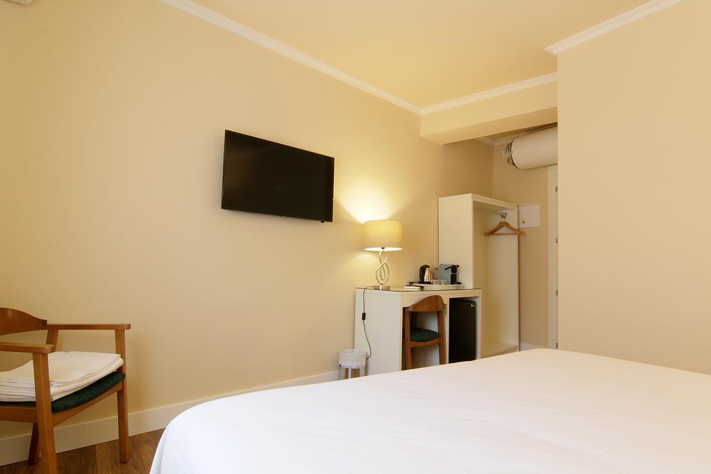 Hostal Los Castanuelos Candeleda Zewnętrze zdjęcie