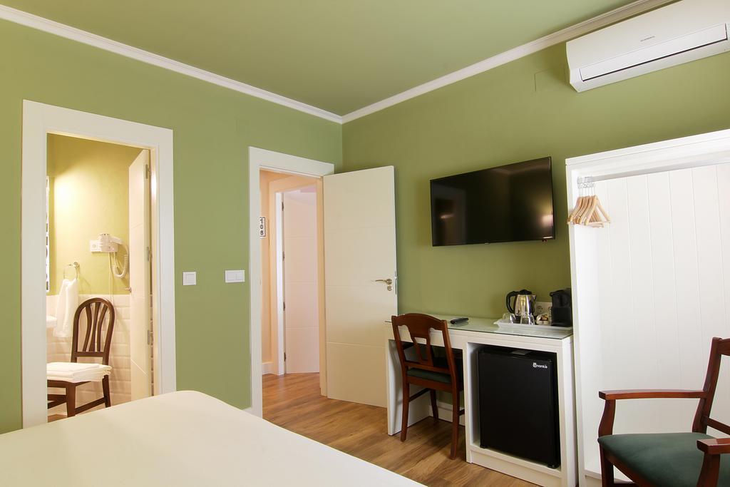 Hostal Los Castanuelos Candeleda Zewnętrze zdjęcie