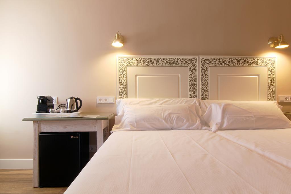 Hostal Los Castanuelos Candeleda Zewnętrze zdjęcie